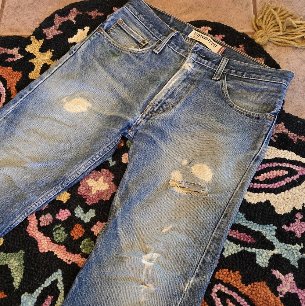 🔥🔥Distressed Levis Blue Jeans 31x30🔥🔥 - Picture 2 of 11